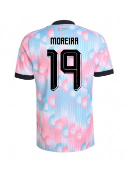 Belgien Diego Moreira #19 Replika Borta Kläder VM 2026 Kortärmad Belgien Diego Moreira #19 Replika Borta Kläder VM 2026 Kortärmad